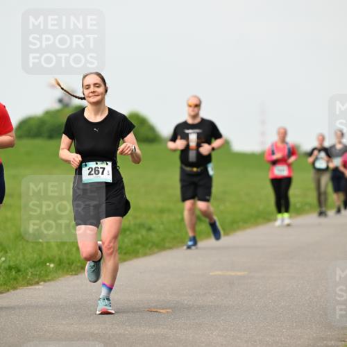10.05.2026 - 8. Wedeler Halbmarathon Dr. Thomas Lammeyer http://msf.ph/oto/9701932 10.05.2026 11:45:37 Laufen 948, 267 meine-sportfotos.de