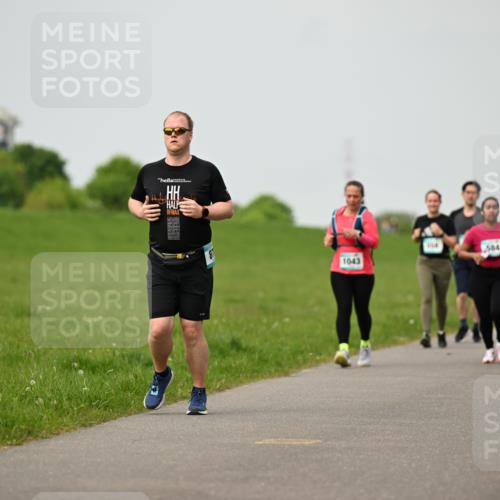 10.05.2026 - 8. Wedeler Halbmarathon Dr. Thomas Lammeyer http://msf.ph/oto/9701938 10.05.2026 11:45:38 Laufen 1043, 584 meine-sportfotos.de