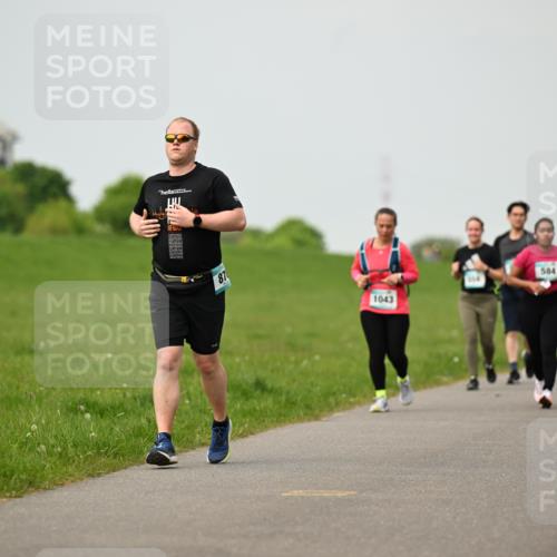 10.05.2026 - 8. Wedeler Halbmarathon Dr. Thomas Lammeyer http://msf.ph/oto/9701939 10.05.2026 11:45:38 Laufen 1043, 584 meine-sportfotos.de
