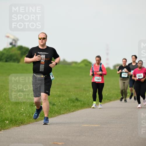 10.05.2026 - 8. Wedeler Halbmarathon Dr. Thomas Lammeyer http://msf.ph/oto/9701948 10.05.2026 11:45:39 Laufen 584, 1043 meine-sportfotos.de