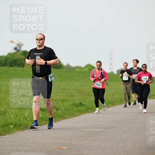10.05.2026 - 8. Wedeler Halbmarathon Dr. Thomas Lammeyer http://msf.ph/oto/9701949 10.05.2026 11:45:40 Laufen 1043 meine-sportfotos.de