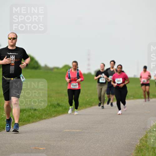 10.05.2026 - 8. Wedeler Halbmarathon Dr. Thomas Lammeyer http://msf.ph/oto/9701951 10.05.2026 11:45:40 Laufen 1043, 584 meine-sportfotos.de
