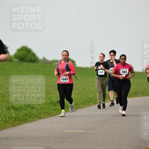 10.05.2026 - 8. Wedeler Halbmarathon Dr. Thomas Lammeyer http://msf.ph/oto/9701955 10.05.2026 11:45:41 Laufen 1043, 558, 584 meine-sportfotos.de