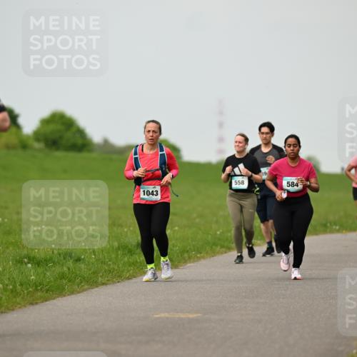 10.05.2026 - 8. Wedeler Halbmarathon Dr. Thomas Lammeyer http://msf.ph/oto/9701956 10.05.2026 11:45:41 Laufen 1043, 558, 584 meine-sportfotos.de