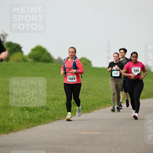 10.05.2026 - 8. Wedeler Halbmarathon Dr. Thomas Lammeyer http://msf.ph/oto/9701959 10.05.2026 11:45:42 Laufen 1043, 558, 584 meine-sportfotos.de