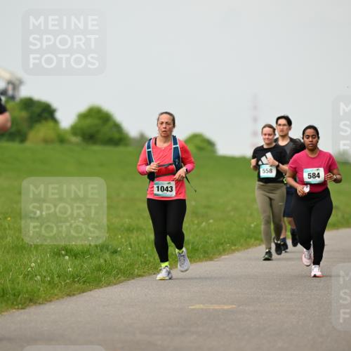 10.05.2026 - 8. Wedeler Halbmarathon Dr. Thomas Lammeyer http://msf.ph/oto/9701961 10.05.2026 11:45:42 Laufen 1043, 558, 584 meine-sportfotos.de