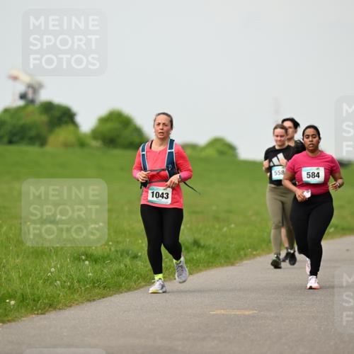 10.05.2026 - 8. Wedeler Halbmarathon Dr. Thomas Lammeyer http://msf.ph/oto/9701966 10.05.2026 11:45:42 Laufen 1043, 558, 584 meine-sportfotos.de