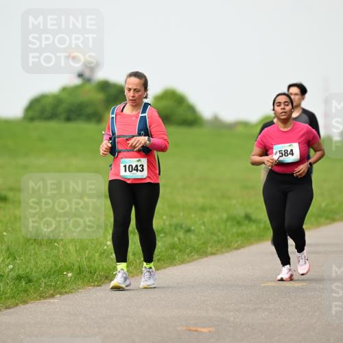 10.05.2026 - 8. Wedeler Halbmarathon Dr. Thomas Lammeyer http://msf.ph/oto/9701980 10.05.2026 11:45:44 Laufen 584, 1043 meine-sportfotos.de
