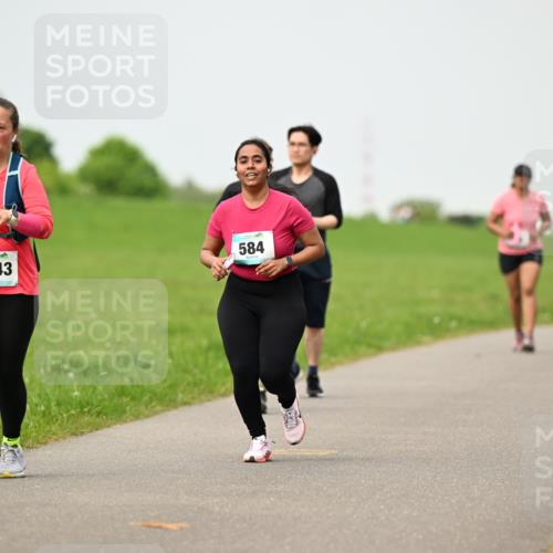 10.05.2026 - 8. Wedeler Halbmarathon Dr. Thomas Lammeyer http://msf.ph/oto/9701981 10.05.2026 11:45:45 Laufen 584, 1043 meine-sportfotos.de