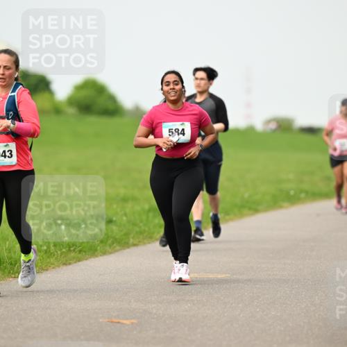 10.05.2026 - 8. Wedeler Halbmarathon Dr. Thomas Lammeyer http://msf.ph/oto/9701982 10.05.2026 11:45:45 Laufen 584, 1043 meine-sportfotos.de