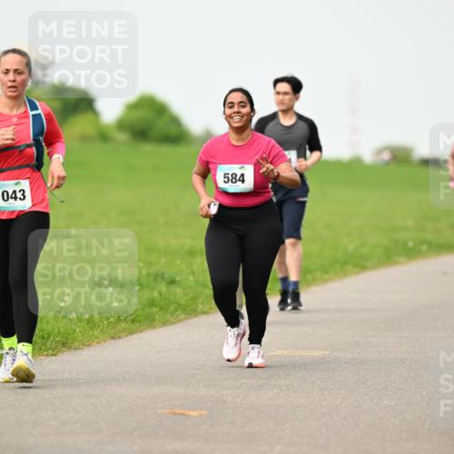 10.05.2026 - 8. Wedeler Halbmarathon Dr. Thomas Lammeyer http://msf.ph/oto/9701984 10.05.2026 11:45:45 Laufen 584, 1043 meine-sportfotos.de