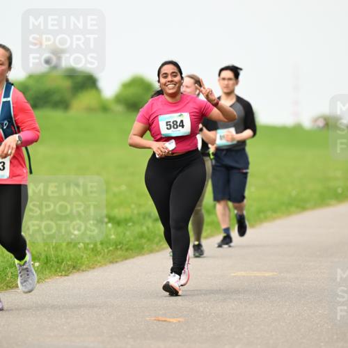 10.05.2026 - 8. Wedeler Halbmarathon Dr. Thomas Lammeyer http://msf.ph/oto/9701988 10.05.2026 11:45:46 Laufen 1043, 584 meine-sportfotos.de