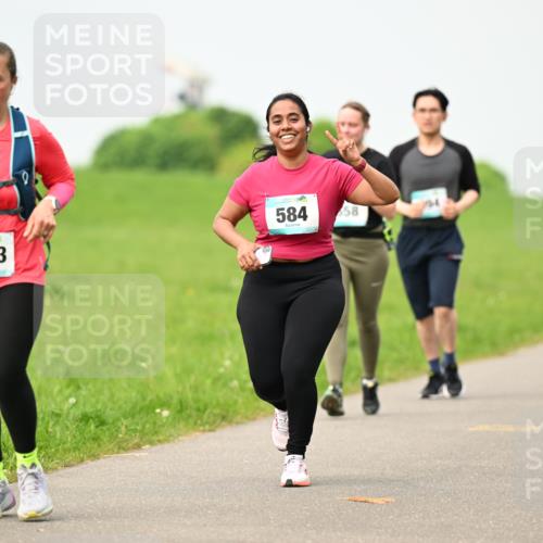 10.05.2026 - 8. Wedeler Halbmarathon Dr. Thomas Lammeyer http://msf.ph/oto/9701994 10.05.2026 11:45:47 Laufen 584, 1043 meine-sportfotos.de