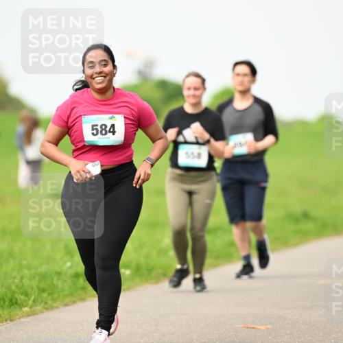 10.05.2026 - 8. Wedeler Halbmarathon Dr. Thomas Lammeyer http://msf.ph/oto/9702004 10.05.2026 11:45:48 Laufen 584, 558 meine-sportfotos.de