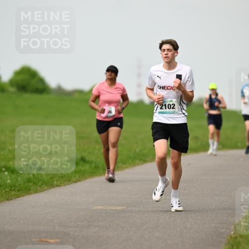 10.05.2026 - 8. Wedeler Halbmarathon Dr. Thomas Lammeyer http://msf.ph/oto/9702015 10.05.2026 11:45:51 Laufen 2102 meine-sportfotos.de