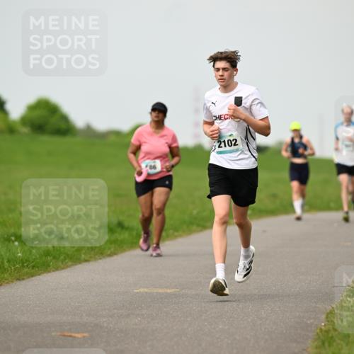 10.05.2026 - 8. Wedeler Halbmarathon Dr. Thomas Lammeyer http://msf.ph/oto/9702016 10.05.2026 11:45:51 Laufen 2102 meine-sportfotos.de