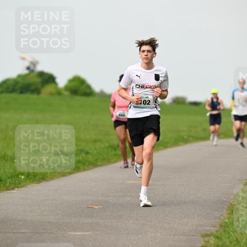 10.05.2026 - 8. Wedeler Halbmarathon Dr. Thomas Lammeyer http://msf.ph/oto/9702025 10.05.2026 11:45:52 Laufen  meine-sportfotos.de