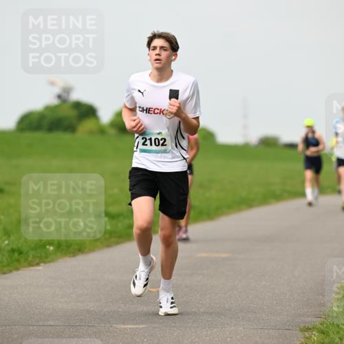 10.05.2026 - 8. Wedeler Halbmarathon Dr. Thomas Lammeyer http://msf.ph/oto/9702032 10.05.2026 11:45:53 Laufen 2102 meine-sportfotos.de