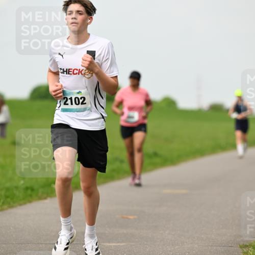 10.05.2026 - 8. Wedeler Halbmarathon Dr. Thomas Lammeyer http://msf.ph/oto/9702038 10.05.2026 11:45:54 Laufen 2102 meine-sportfotos.de