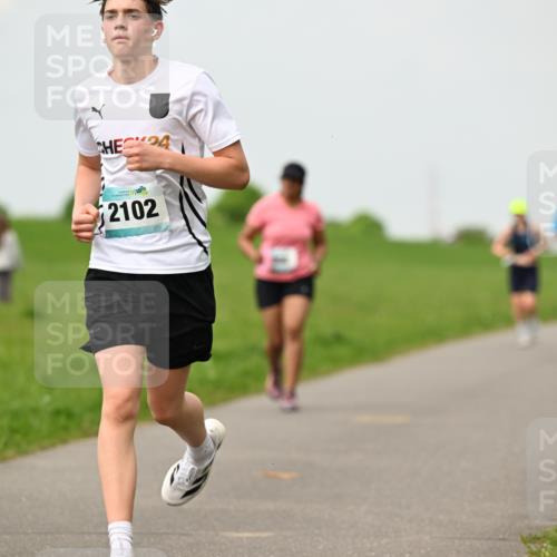 10.05.2026 - 8. Wedeler Halbmarathon Dr. Thomas Lammeyer http://msf.ph/oto/9702039 10.05.2026 11:45:54 Laufen 2102 meine-sportfotos.de