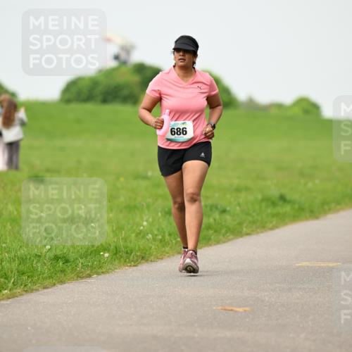 10.05.2026 - 8. Wedeler Halbmarathon Dr. Thomas Lammeyer http://msf.ph/oto/9702045 10.05.2026 11:45:55 Laufen 686 meine-sportfotos.de