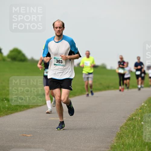 10.05.2026 - 8. Wedeler Halbmarathon Dr. Thomas Lammeyer http://msf.ph/oto/9702065 10.05.2026 11:45:59 Laufen 303 meine-sportfotos.de