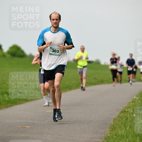 10.05.2026 - 8. Wedeler Halbmarathon Dr. Thomas Lammeyer http://msf.ph/oto/9702066 10.05.2026 11:45:59 Laufen 303 meine-sportfotos.de