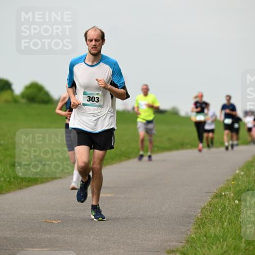 10.05.2026 - 8. Wedeler Halbmarathon Dr. Thomas Lammeyer http://msf.ph/oto/9702069 10.05.2026 11:45:59 Laufen 303 meine-sportfotos.de