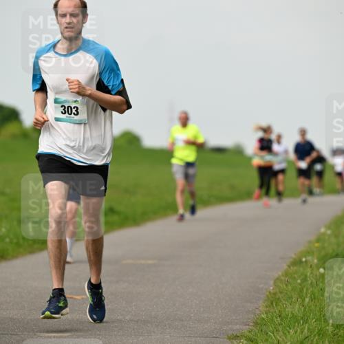 10.05.2026 - 8. Wedeler Halbmarathon Dr. Thomas Lammeyer http://msf.ph/oto/9702074 10.05.2026 11:46:00 Laufen 303 meine-sportfotos.de