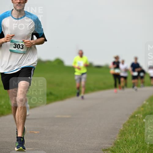 10.05.2026 - 8. Wedeler Halbmarathon Dr. Thomas Lammeyer http://msf.ph/oto/9702076 10.05.2026 11:46:01 Laufen 303 meine-sportfotos.de