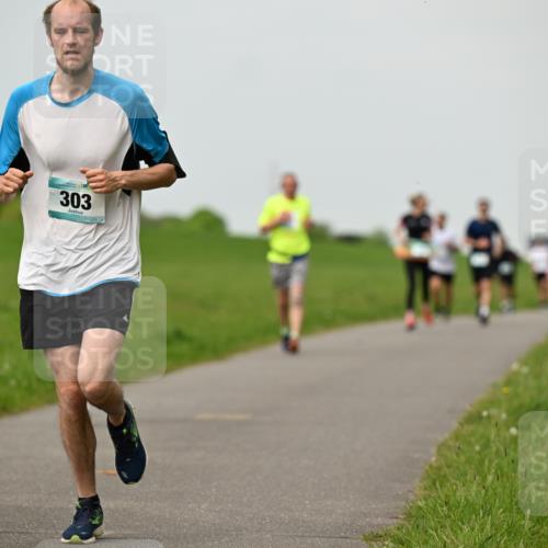 10.05.2026 - 8. Wedeler Halbmarathon Dr. Thomas Lammeyer http://msf.ph/oto/9702077 10.05.2026 11:46:00 Laufen 303 meine-sportfotos.de