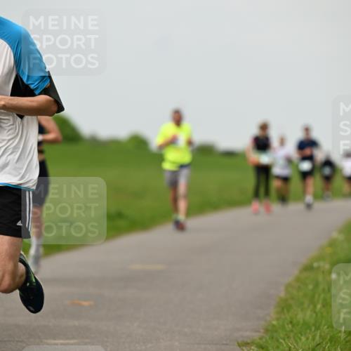 10.05.2026 - 8. Wedeler Halbmarathon Dr. Thomas Lammeyer http://msf.ph/oto/9702080 10.05.2026 11:46:01 Laufen 303 meine-sportfotos.de