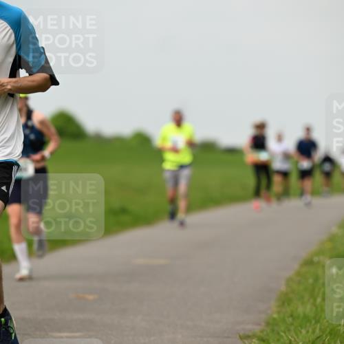 10.05.2026 - 8. Wedeler Halbmarathon Dr. Thomas Lammeyer http://msf.ph/oto/9702083 10.05.2026 11:46:01 Laufen 303 meine-sportfotos.de