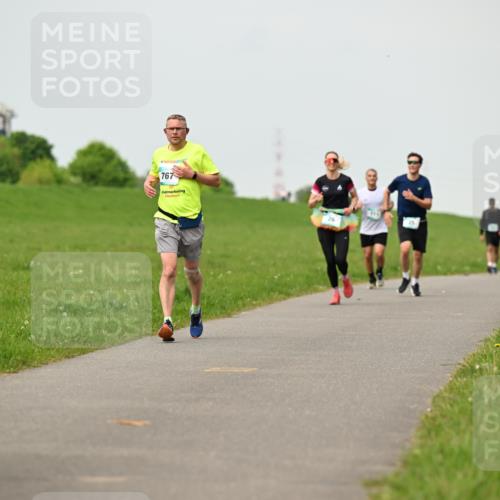 10.05.2026 - 8. Wedeler Halbmarathon Dr. Thomas Lammeyer http://msf.ph/oto/9702094 10.05.2026 11:46:04 Laufen 767 meine-sportfotos.de