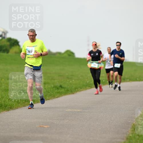 10.05.2026 - 8. Wedeler Halbmarathon Dr. Thomas Lammeyer http://msf.ph/oto/9702100 10.05.2026 11:46:05 Laufen 767 meine-sportfotos.de