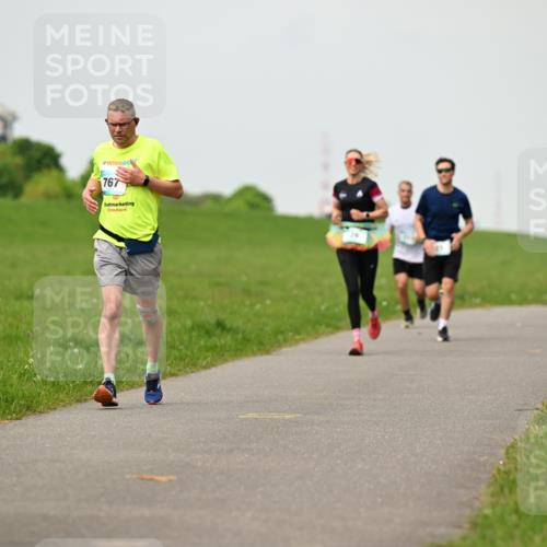 10.05.2026 - 8. Wedeler Halbmarathon Dr. Thomas Lammeyer http://msf.ph/oto/9702101 10.05.2026 11:46:05 Laufen 767 meine-sportfotos.de