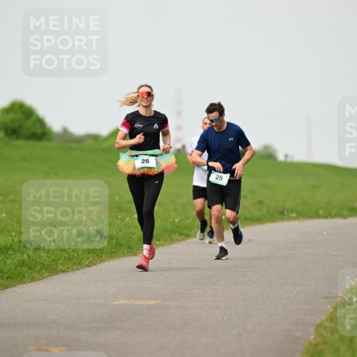 10.05.2026 - 8. Wedeler Halbmarathon Dr. Thomas Lammeyer http://msf.ph/oto/9702108 10.05.2026 11:46:07 Laufen  meine-sportfotos.de