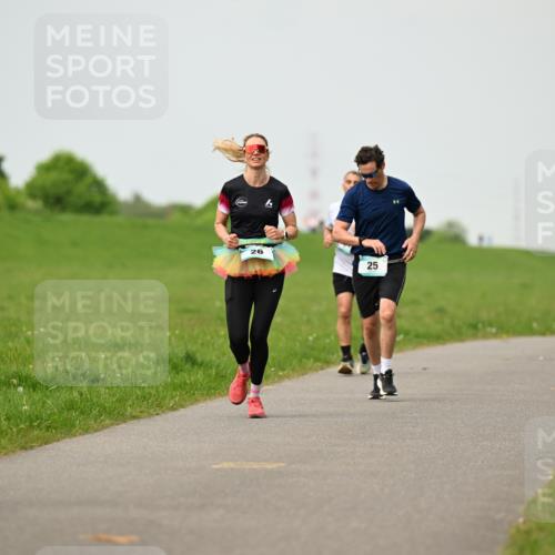 10.05.2026 - 8. Wedeler Halbmarathon Dr. Thomas Lammeyer http://msf.ph/oto/9702109 10.05.2026 11:46:07 Laufen  meine-sportfotos.de