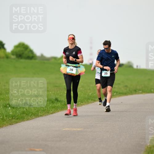10.05.2026 - 8. Wedeler Halbmarathon Dr. Thomas Lammeyer http://msf.ph/oto/9702110 10.05.2026 11:46:07 Laufen  meine-sportfotos.de