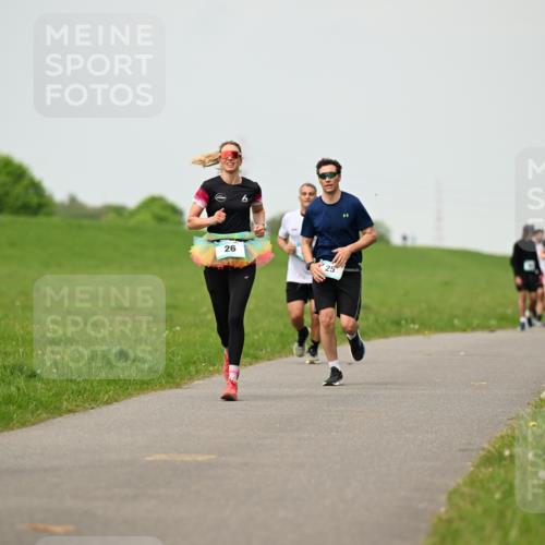 10.05.2026 - 8. Wedeler Halbmarathon Dr. Thomas Lammeyer http://msf.ph/oto/9702111 10.05.2026 11:46:06 Laufen 767 meine-sportfotos.de