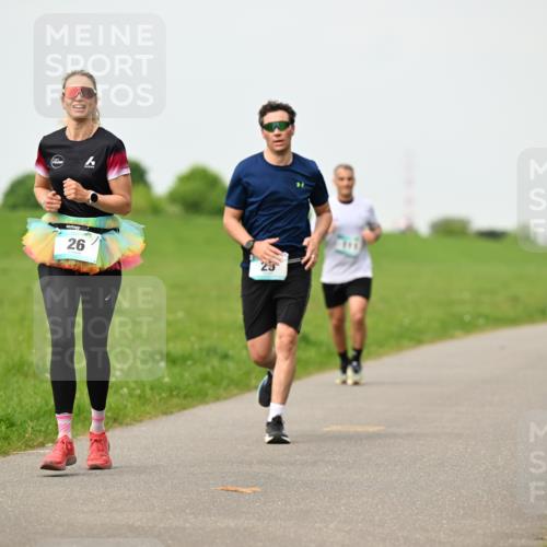 10.05.2026 - 8. Wedeler Halbmarathon Dr. Thomas Lammeyer http://msf.ph/oto/9702138 10.05.2026 11:46:11 Laufen  meine-sportfotos.de