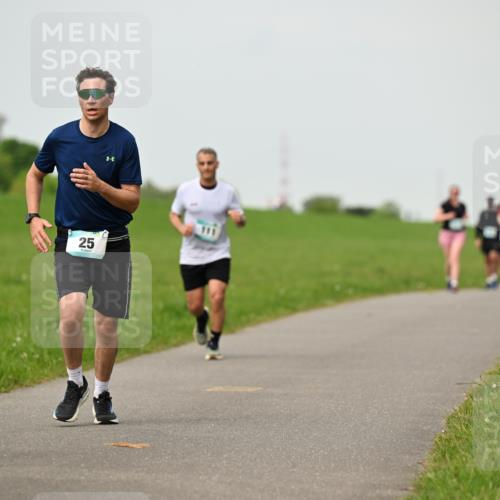 10.05.2026 - 8. Wedeler Halbmarathon Dr. Thomas Lammeyer http://msf.ph/oto/9702142 10.05.2026 11:46:12 Laufen 225 meine-sportfotos.de