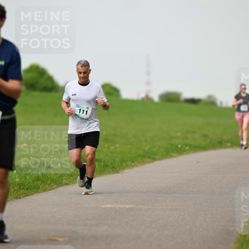 10.05.2026 - 8. Wedeler Halbmarathon Dr. Thomas Lammeyer http://msf.ph/oto/9702143 10.05.2026 11:46:12 Laufen 111 meine-sportfotos.de
