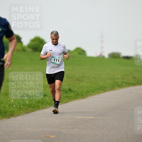 10.05.2026 - 8. Wedeler Halbmarathon Dr. Thomas Lammeyer http://msf.ph/oto/9702147 10.05.2026 11:46:13 Laufen 1135, 111 meine-sportfotos.de