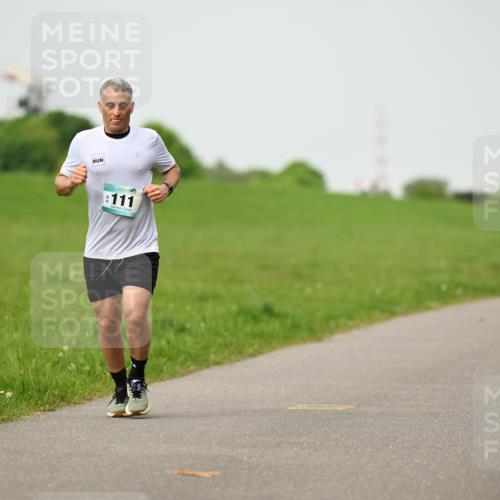 10.05.2026 - 8. Wedeler Halbmarathon Dr. Thomas Lammeyer http://msf.ph/oto/9702157 10.05.2026 11:46:14 Laufen 111 meine-sportfotos.de