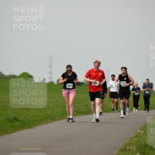 10.05.2026 - 8. Wedeler Halbmarathon Dr. Thomas Lammeyer http://msf.ph/oto/9702174 10.05.2026 11:46:20 Laufen 1053, 946, 2136 meine-sportfotos.de