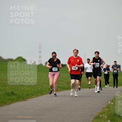 10.05.2026 - 8. Wedeler Halbmarathon Dr. Thomas Lammeyer http://msf.ph/oto/9702176 10.05.2026 11:46:21 Laufen 1053, 946, 2136 meine-sportfotos.de