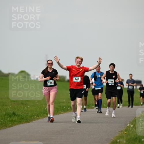 10.05.2026 - 8. Wedeler Halbmarathon Dr. Thomas Lammeyer http://msf.ph/oto/9702178 10.05.2026 11:46:23 Laufen 1053, 946, 2136 meine-sportfotos.de