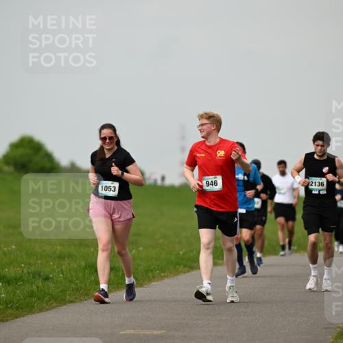 10.05.2026 - 8. Wedeler Halbmarathon Dr. Thomas Lammeyer http://msf.ph/oto/9702196 10.05.2026 11:46:26 Laufen 946, 1053, 2136 meine-sportfotos.de
