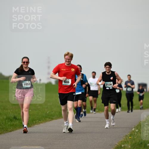 10.05.2026 - 8. Wedeler Halbmarathon Dr. Thomas Lammeyer http://msf.ph/oto/9702197 10.05.2026 11:46:25 Laufen 1053, 946, 2136 meine-sportfotos.de